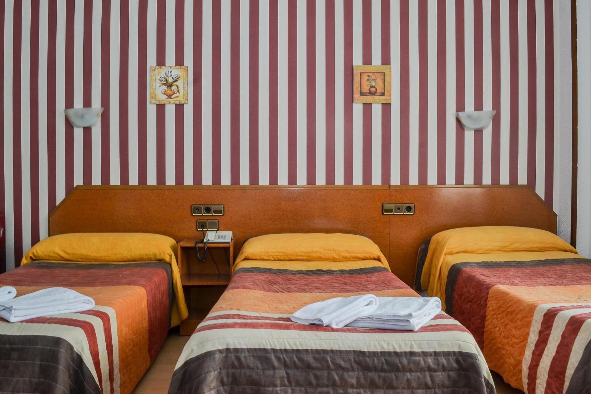 Hostal Cataluna Zaragoza Quarto foto