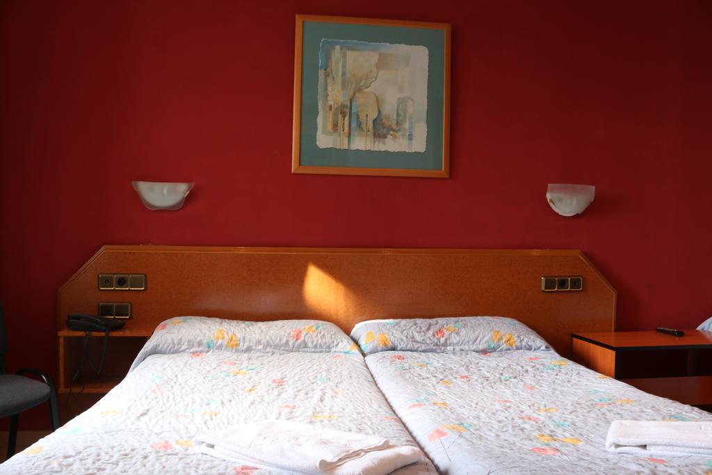 Hostal Cataluna Zaragoza Exterior foto