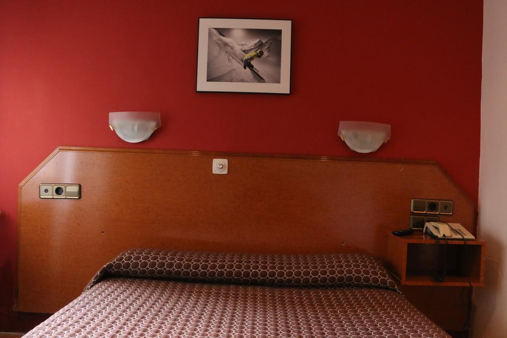 Hostal Cataluna Zaragoza Exterior foto