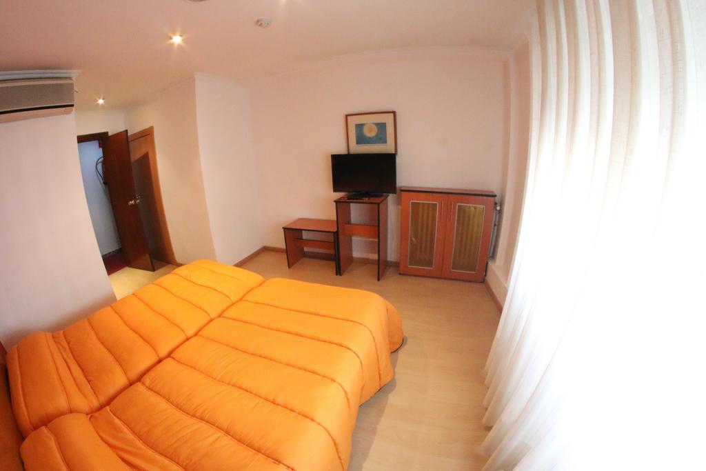Hostal Cataluna Zaragoza Exterior foto