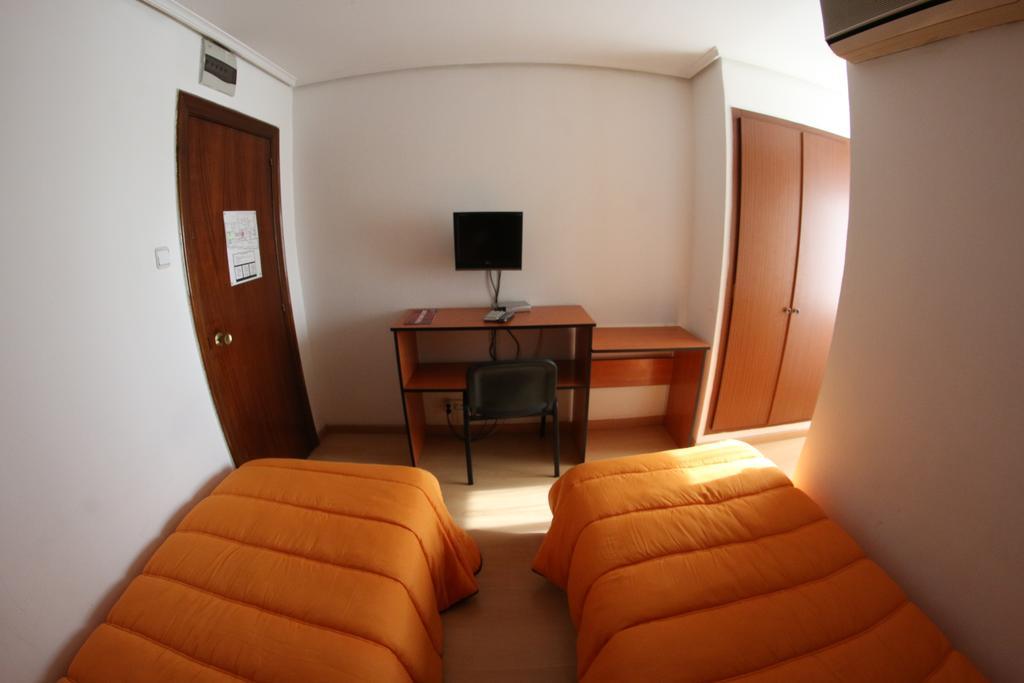 Hostal Cataluna Zaragoza Exterior foto